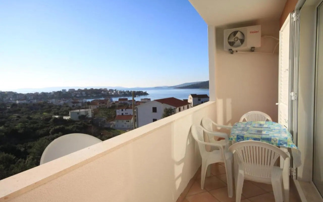Apartments with a parking space Seget Vranjica, Trogir - 8507