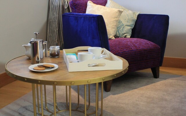The Lodge at Hemingford Grey House