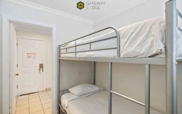 Gateway Thunderbird Motel