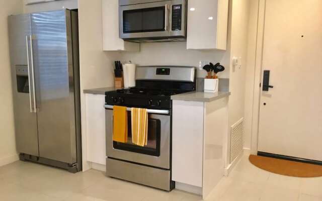 151 West Kalmia Street Executive 2BR