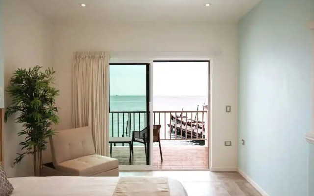 Bartolome Oceanfront Suites