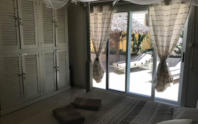Wonderful Poolside Bungalow Perfect for 2 People