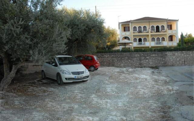 Amboula Beach Apartments