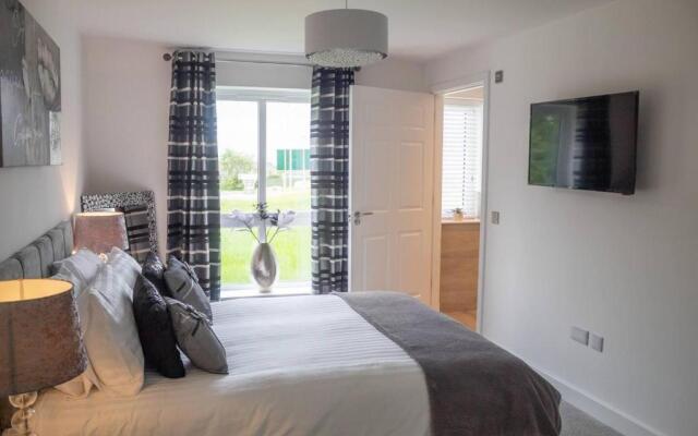 Spacious 2 Bedroom Modern Apartment in Inverness