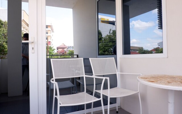 RedDoorz Plus near Mall Ciputra Semarang
