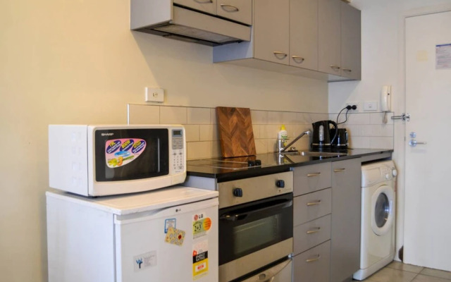 Cozy City Apt Central Location, Parks & More