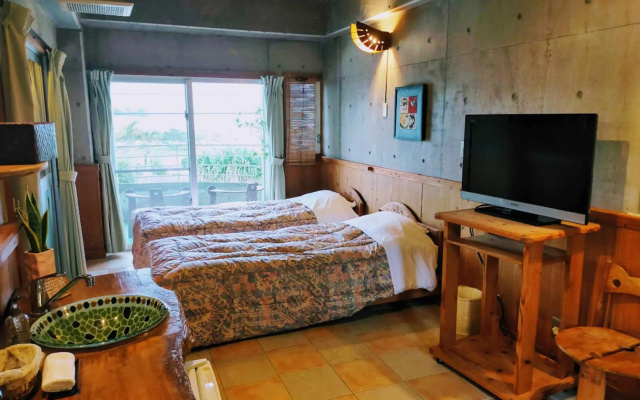 Buzz Resort – Guest Rooms – Onna
