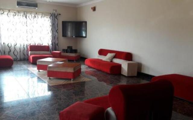 Glitz Cloud 9 Suites