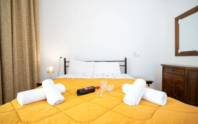 Theoni Central Apartment