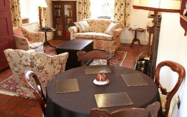 Triumphal Arch Lodge