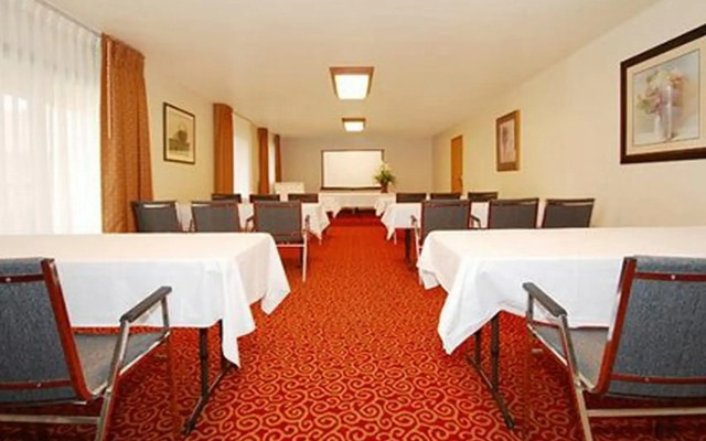 Quality Inn & Suites Bakersfield