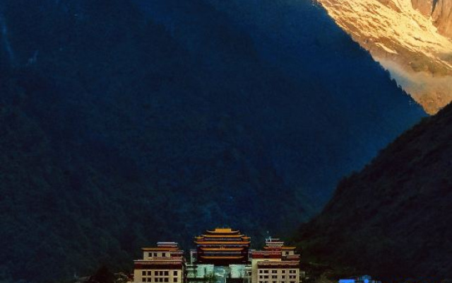 Hailuogou Haocai Hotel