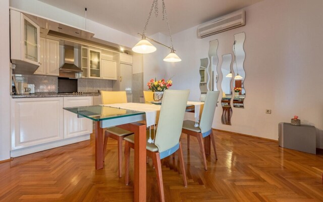 Stunning Apartment in Zadar With 2 Bedrooms, Wifi and Outdoor Swimming Pool