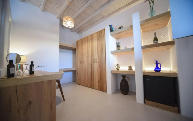 Myconian Crown Suites