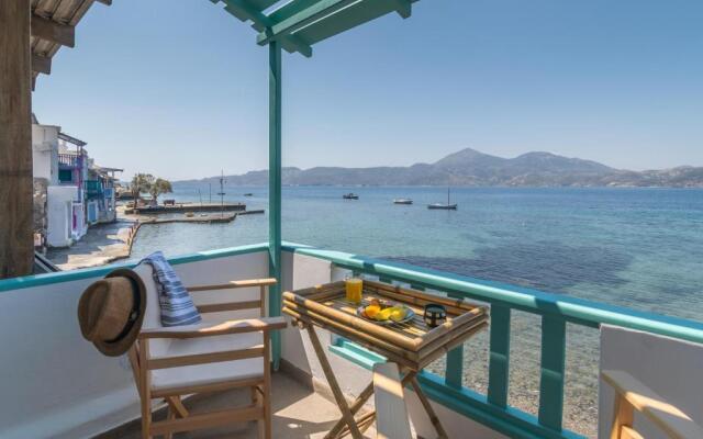 Turquoise Boathouse in Klima II
