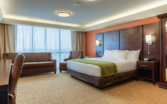 Comfort Inn & Suites Evansville Airport