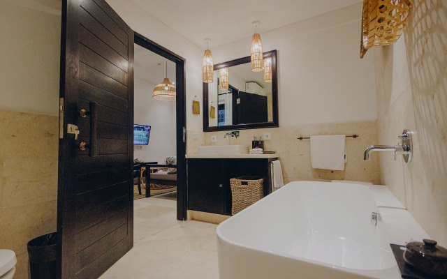 Batu Karang Lembongan Resort & Spa
