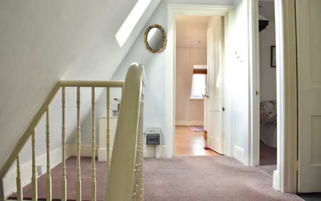 1 Bedroom Apartment Centrally Located in Brighton