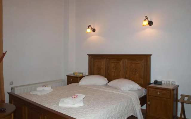 Heliodora Comfort Triple Room 2