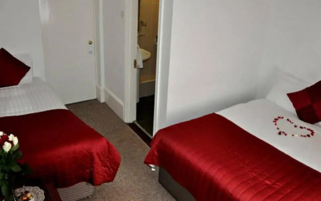 Maple Hotel