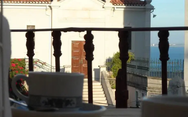 Lisbon Lovely Flat With Balcony