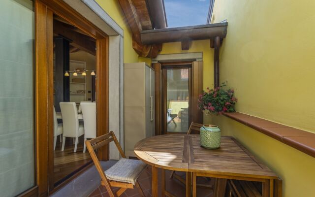 New Deal - APT with Terrace & Jacuzzi