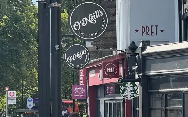 Stylish Studio Flat Near Central London