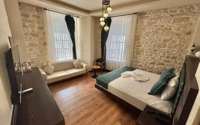 Ottoman Şükrü Efendi̇ Hotel