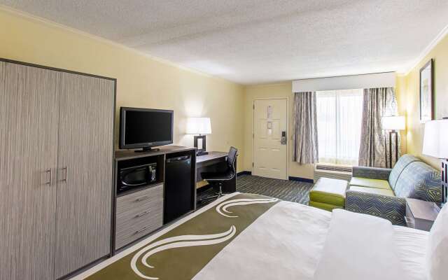 Quality Inn And Suites Civic