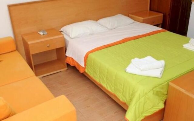 Tonia Hotel