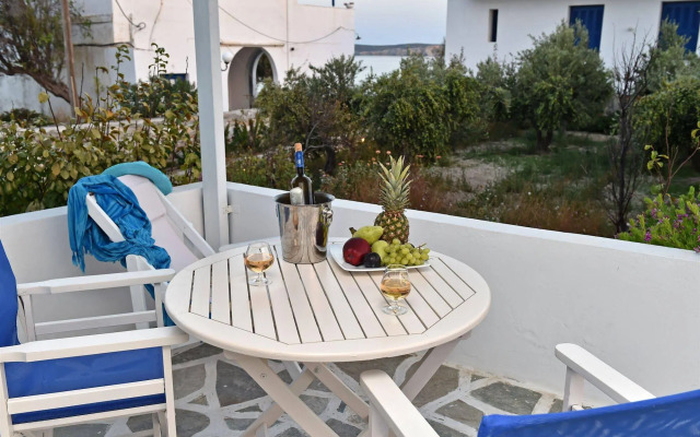 Tarsa Studios & Apartments