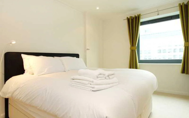 Discovery Dock Apartments East by Primestay London