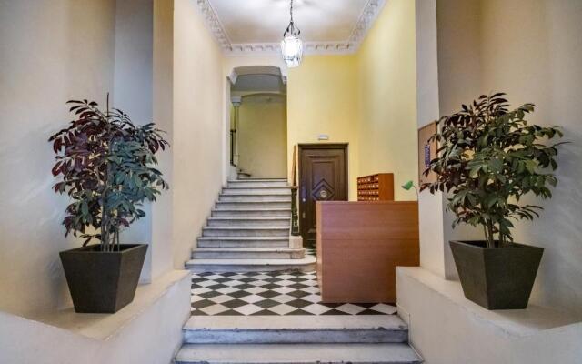 Habitat Apartments Plaza Real