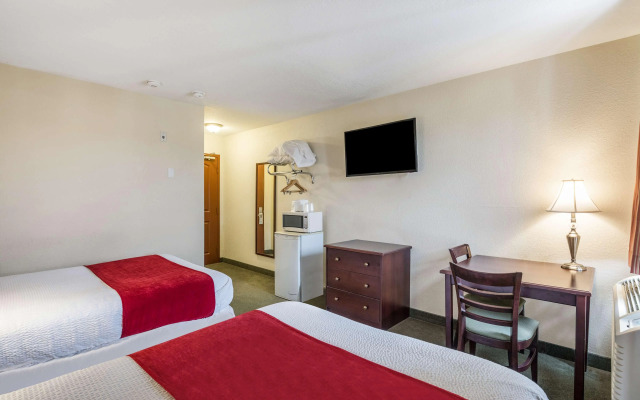 Knights Inn Orillia