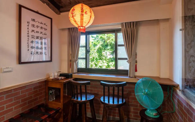 Qu Hi Home Stay
