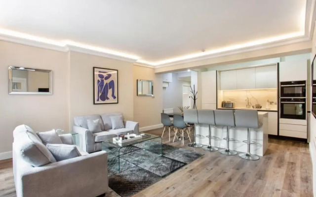 Premium 2-bed Apartment in Moscow Road