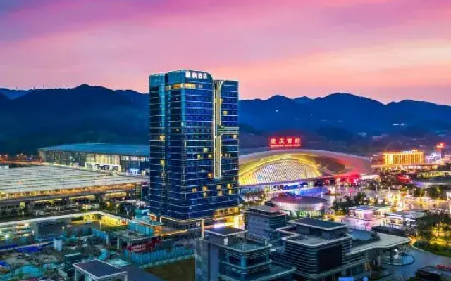 Lavande Hotel (Chongqing West Railway Station Front Square)