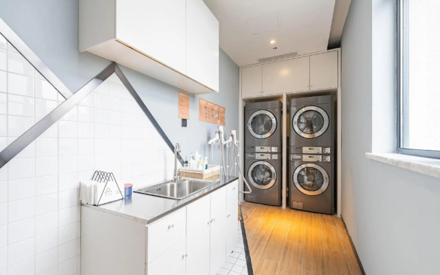 Atour Hotel Wangfujing Pedestrian Street