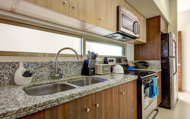 Peggy 2 BDRM apt sleeps 4 balcony