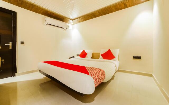 Collection O  80122 Pitampura Residency