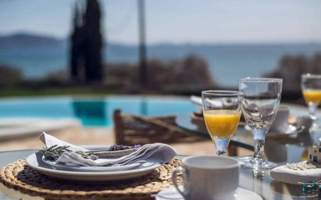 Beautiful Villa Near Sea in Peloponnese