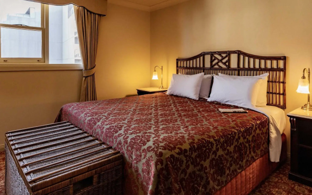 Hadley's Orient Hotel