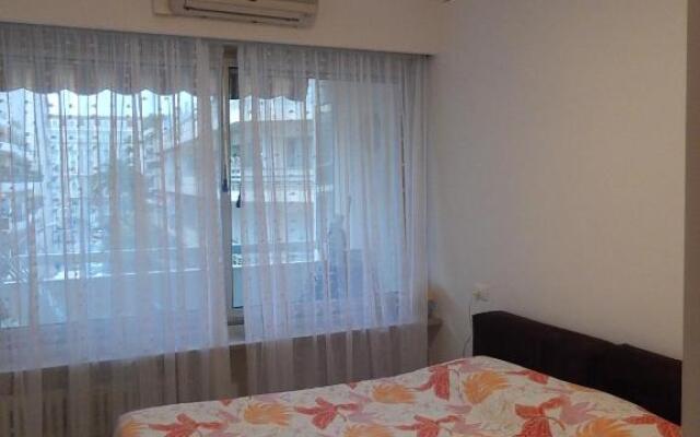 MODERNE 3 PIECES 30 m CROISETTE