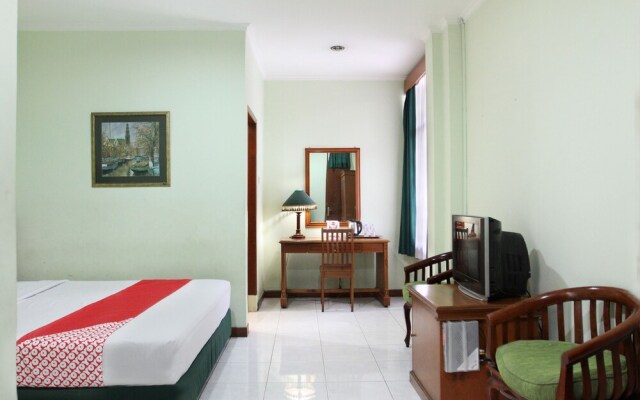 OYO 102 GP Residence