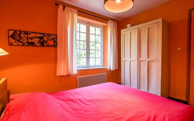 Cozy Holiday Home in Saint-Denis with Swimming Pool