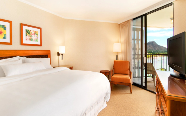 Moana Surfrider, A Westin Resort & Spa, Waikiki Beach - фото 4
