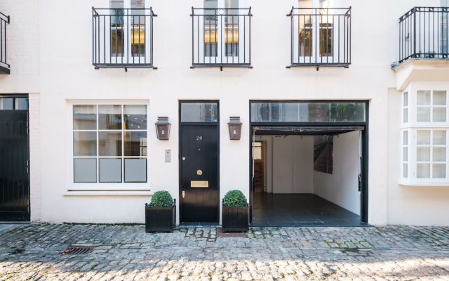 Luxury Home with 3 Bed 2 Bath in London