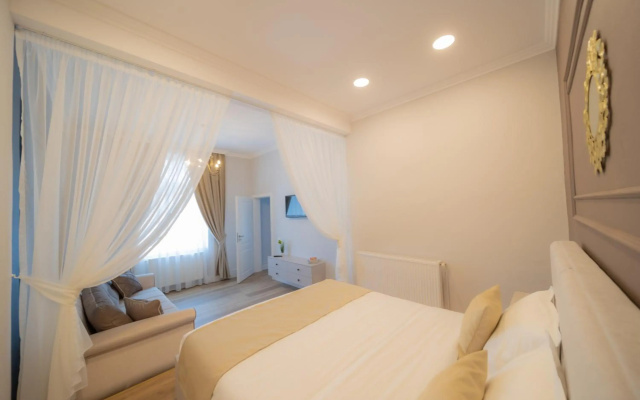 BlueSky Ultra-Central Premium Apartment