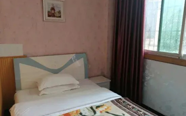 Yuechi Famous City Hotel