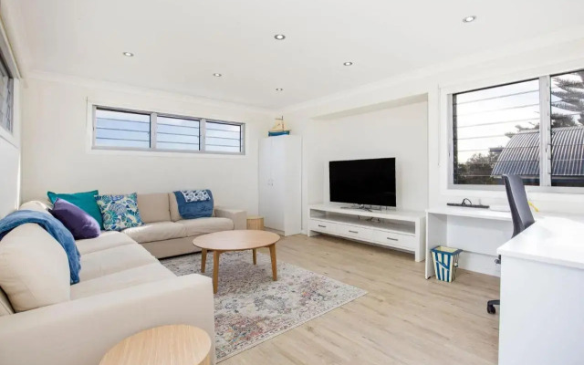 Watermans - Pet Friendly - 1 Min Walk to Beach